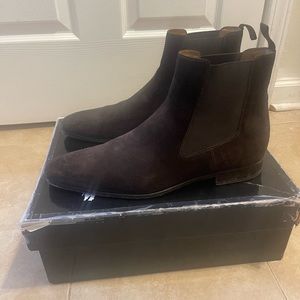 Mens Magnanni for Neiman Marcus Size 9.5 Chocolate Brown Suede Chelsea Boot